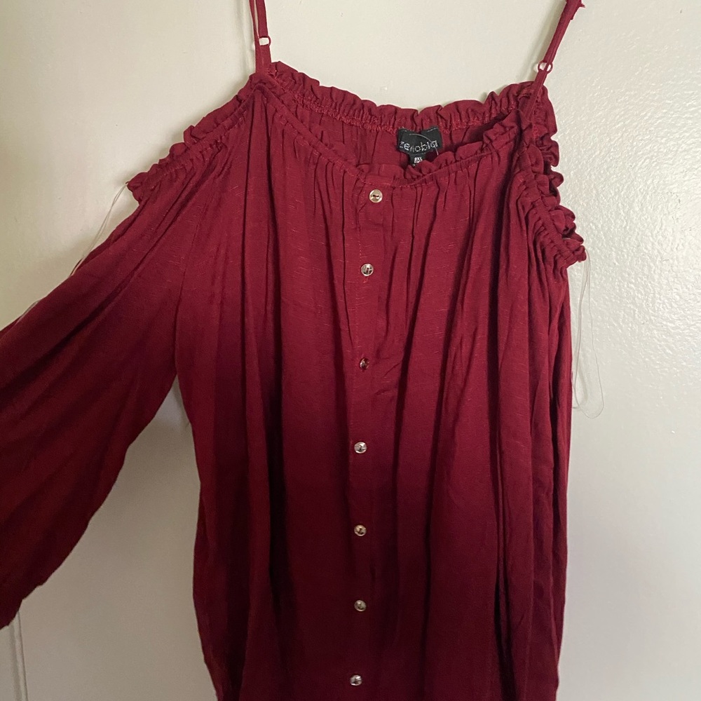 “Cold shoulder” top